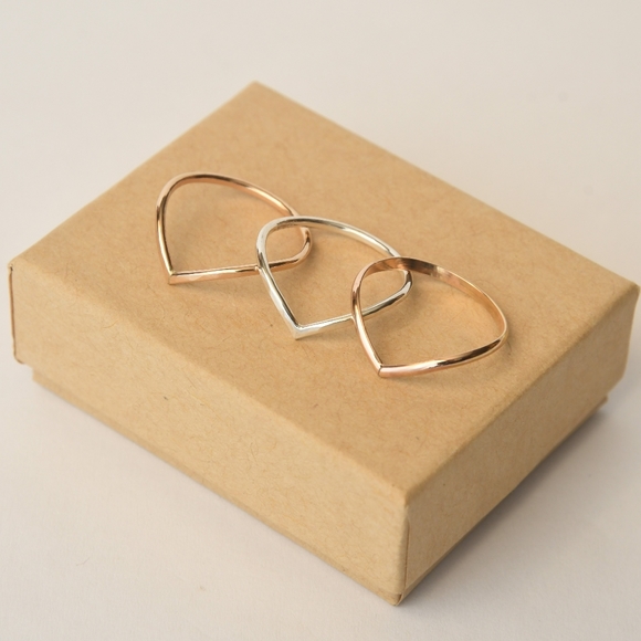 Chevron Hammered Sterling Silver V-Shaped Ring Size 6 - Picture 8 of 9